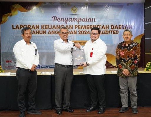 Bupati Kediri Serahkan LKPD 2024 pada BPK Perwakilan Jatim