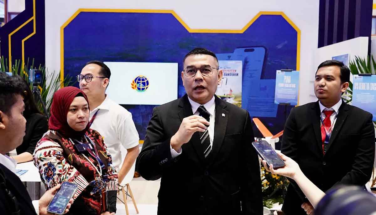 Tinjau Booth di ICI 2025, Wamen ATR/BPN Perkenalkan Teknologi dan Layanan Informasi Pertanahan