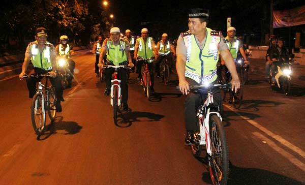 Sahur Bareng Polisi, Sandal Hilang