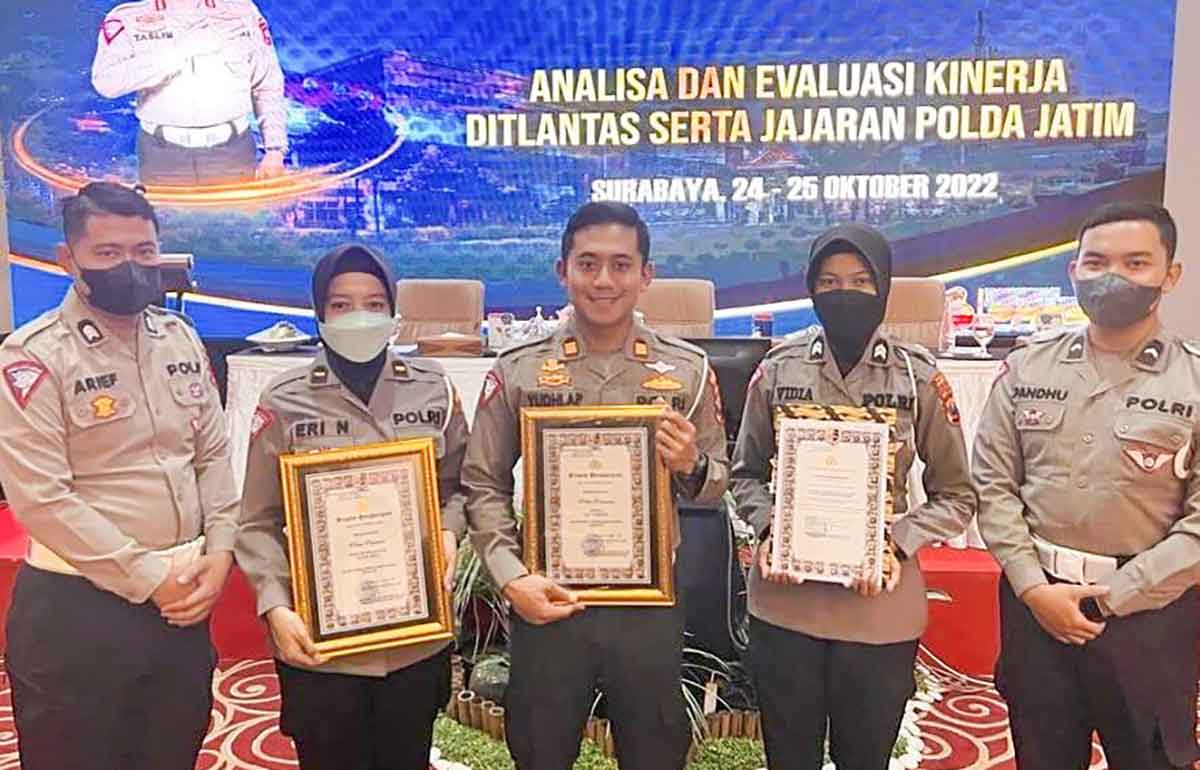 Raih Tiga Penghargaan, Kasatlantas Polres Pasuruan: Tetap Fokus dan Terus Layanani Masyarakat