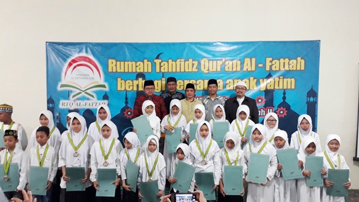 Rumah Tahfiz Quran di Pamekasan Santuni 100 Anak Yatim