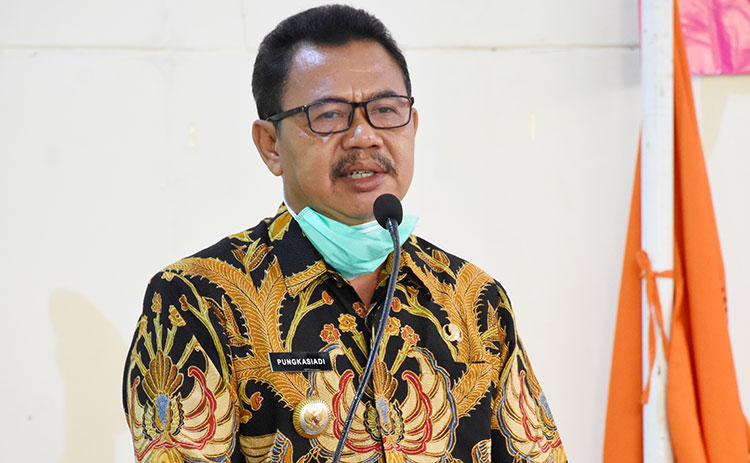 Kukuhkan 90 Anggota, Bupati Pungkasiadi Minta FKDM Cegah Ancaman Konflik