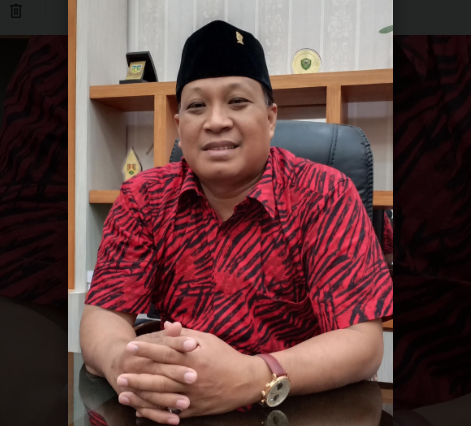 Ketua DPC PDIP Kabupaten Gresik, Mujid Riduan.
