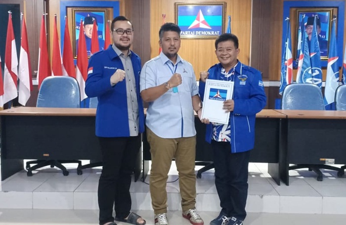 Terima Surat Tugas DPP Demokrat, De Anwar Beber Strategi Hadapi Pilkada Tuban