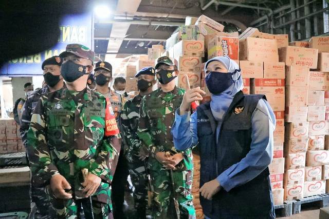 Bersama Forkopimda, Gubernur Khofifah Berangkatkan Bantuan ke NTT