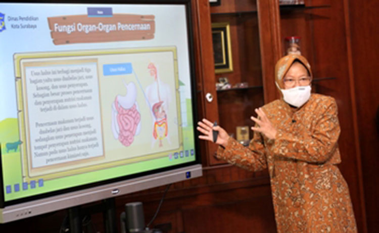 Lagi, Jadi Guru Daring, Wali Kota Risma Siapkan Hadiah, Minta Siswa Tak Menyerah