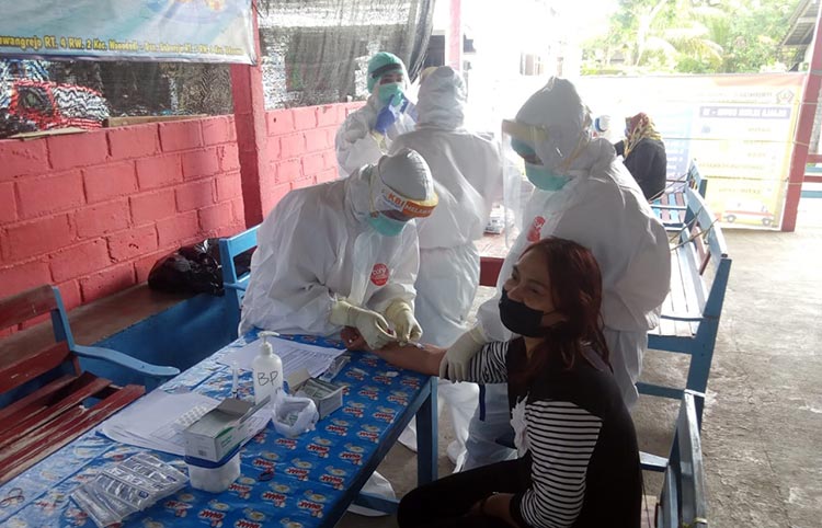 Cegah Klaster Baru, Gugus Tugas Covid-19 Blitar Gelar Rapid Test Massal di Pasar Tradisional