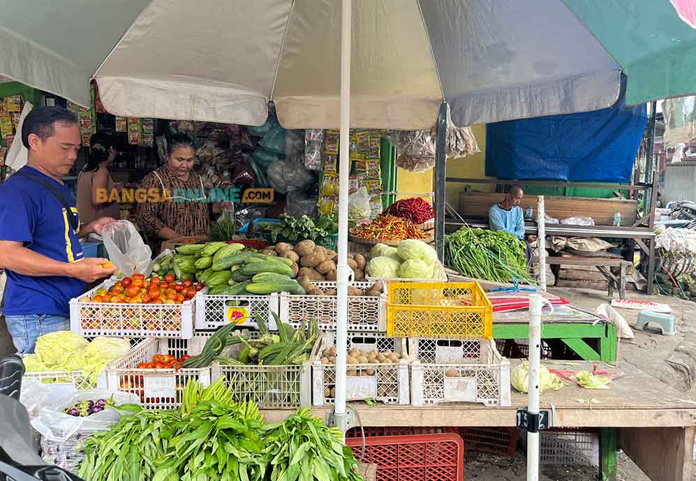 Salah satu pedagang di Pasar Baru Tuban. Foto: Bangsaonline.
