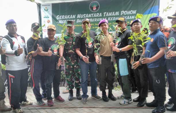 Lestarikan Alam, Komunitas Gerakan Nusantara Gelar Tanam Pohon di Campurejo, Gresik
