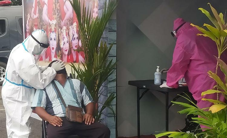 Cegah Klaster Nataru, Polresta Banyuwangi Gelar Rapid Test Antigen Gratis untuk Sopir Logistik